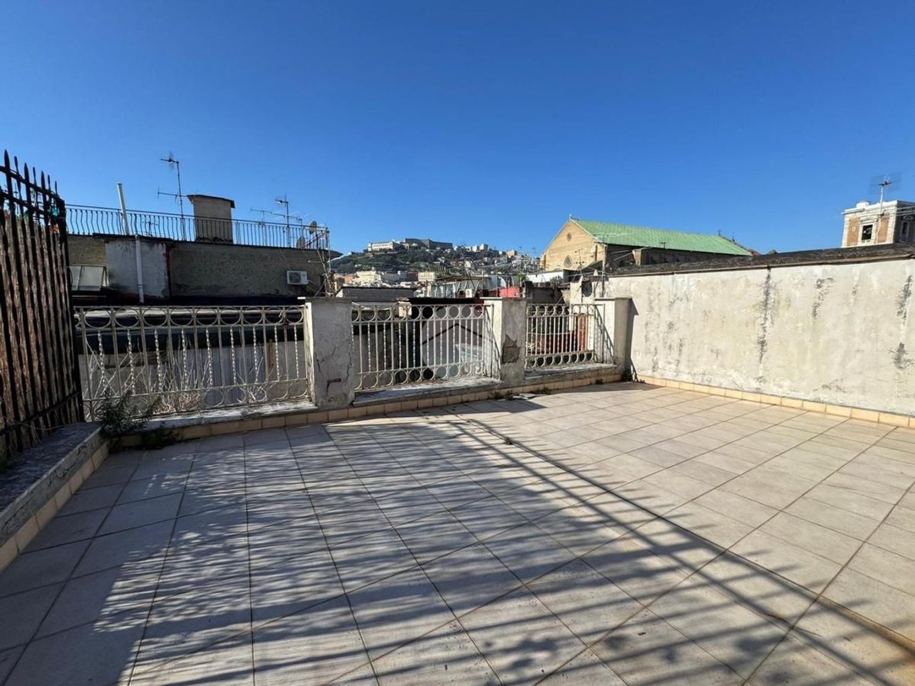 Apartamento de 4 divisões em Naples, Italy N.º 82270