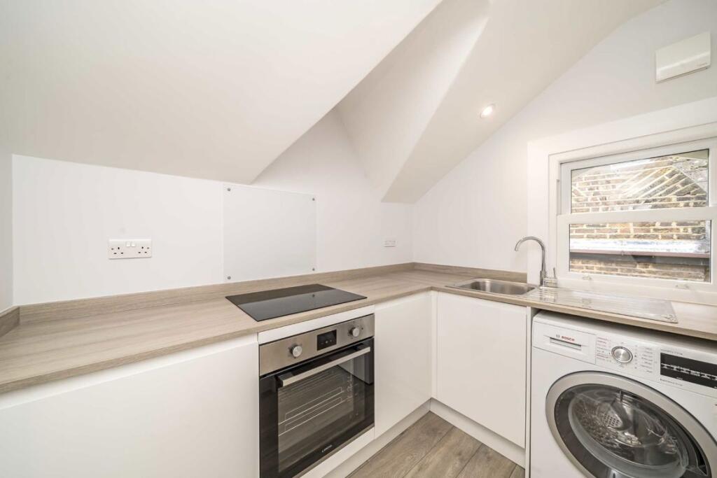 1 bedroom Apartment in Acton, United Kingdom No. 10045