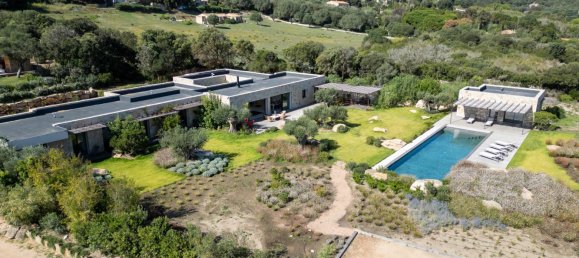 5 bedrooms Villa in Bonifacio, France No. 84743 12