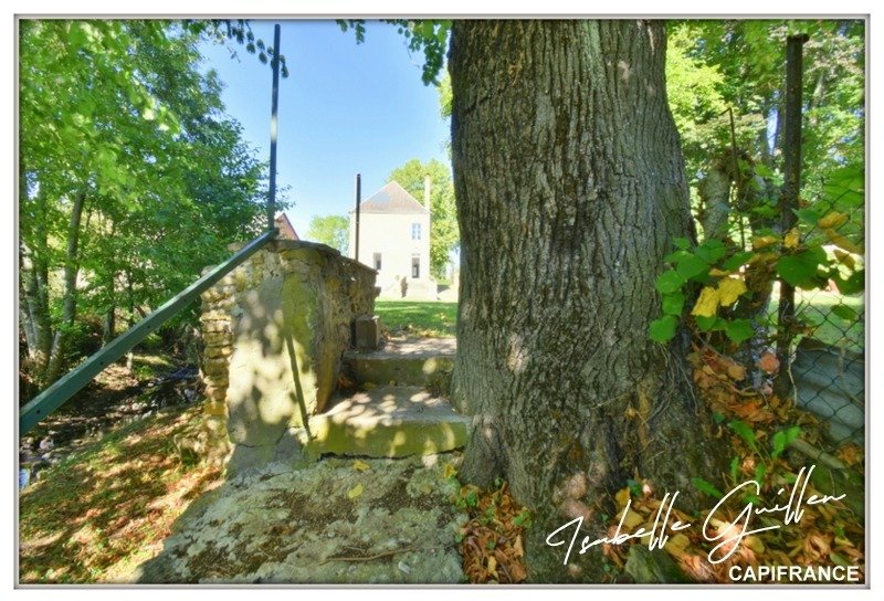 Moradia em banda T4 em Chateaumeillant, France N.º 79798