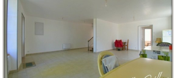 Moradia em banda T4 em Chateaumeillant, France N.º 79798 9