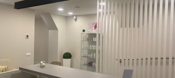 200m² Commercial property in Barcelona, Spain No. 216169 2