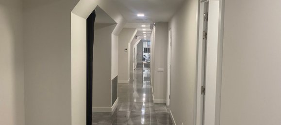 200m² Commercial property in Barcelona, Spain No. 216169 16