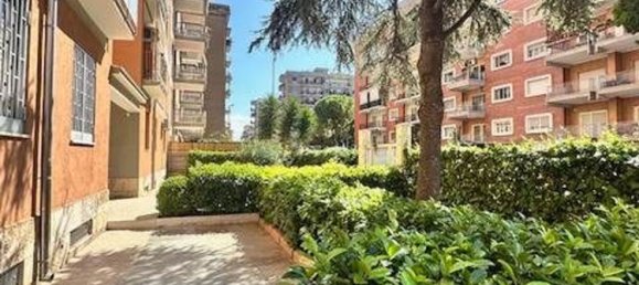 3 bedrooms Apartment in Bari, Italy No. 377954 5