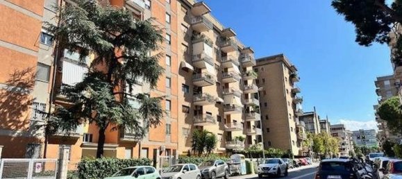 3 bedrooms Apartment in Bari, Italy No. 377954 3