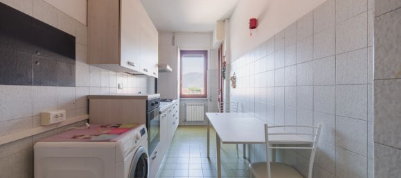 4 rooms Apartment in Carrara, Italy No. 45637 13