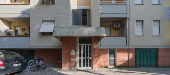 4 rooms Apartment in Carrara, Italy No. 45637 26