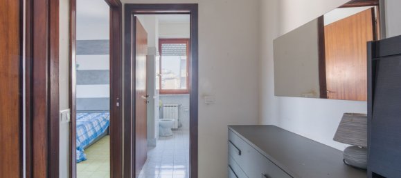 4 rooms Apartment in Carrara, Italy No. 45637 16