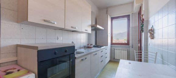 4 rooms Apartment in Carrara, Italy No. 45637 14