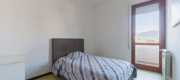 4 rooms Apartment in Carrara, Italy No. 45637 7