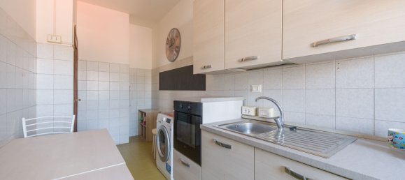 4 rooms Apartment in Carrara, Italy No. 45637 15