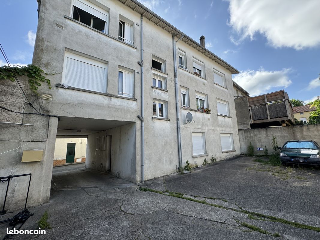 13 rooms Apartment in Villeneuve-sur-Lot, France No. 294613