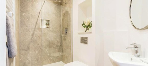 2 Schlafzimmer Gewerbliche Immobilie in South Croydon, United Kingdom, Nr. 8108 8