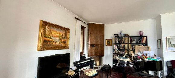 Dúplex de 5 habitaciónes en Campione d'Italia, Italy No. 211919 18