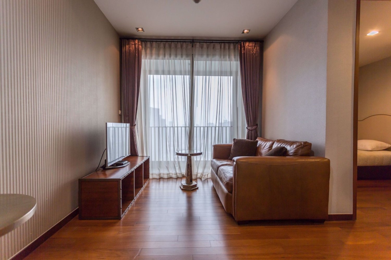 2 bedrooms Condo in Khlong Toei, Thailand No. 9803