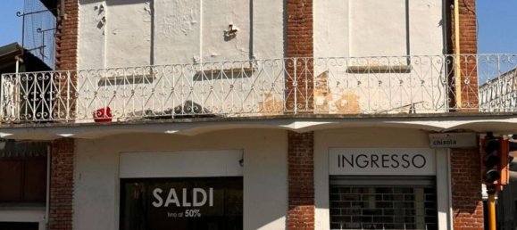 Edificio en Vinovo, Italy 760 m² No. 257461 3