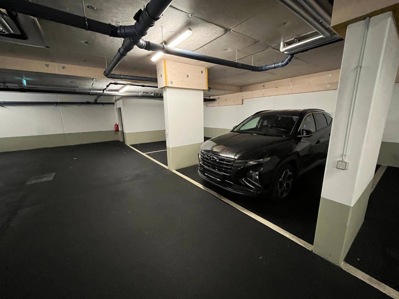  Garage in Vienna, Austria No. 177996