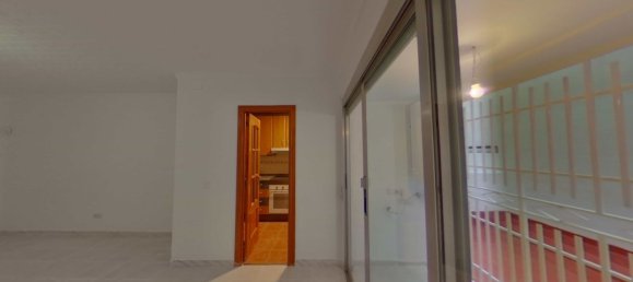 Apartamento de 3 dormitorios en Sabadell, Spain No. 170859 3