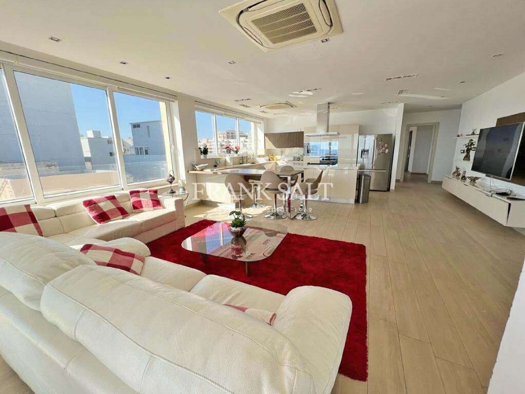4 bedrooms Penthouse in Sliema, Malta No. 2637