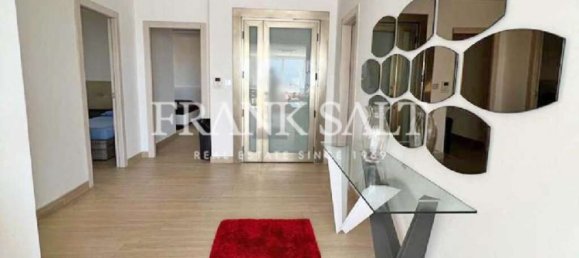 4 bedrooms Penthouse in Sliema, Malta No. 2637 3