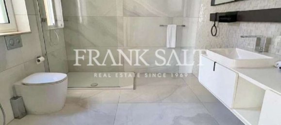 4 bedrooms Penthouse in Sliema, Malta No. 2637 8