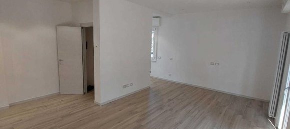 4-Zimmer Wohnung in Parma, Italy, Nr. 15301 3