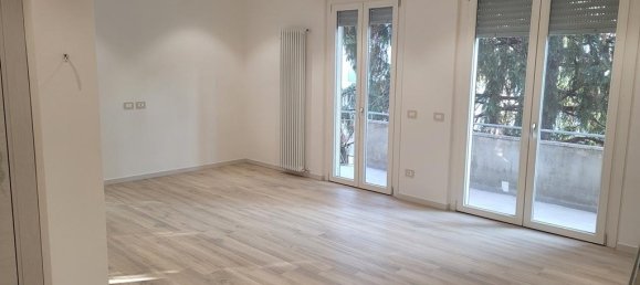 4-Zimmer Wohnung in Parma, Italy, Nr. 15301 2