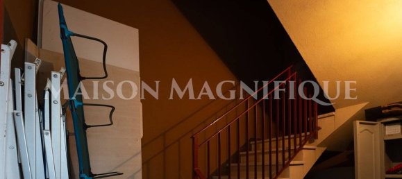 2 bedrooms House in Comacchio, Italy No. 281953 4