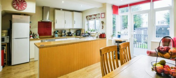 3 bedrooms House in Kenley, United Kingdom No. 8025 6