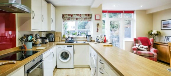 3 bedrooms House in Kenley, United Kingdom No. 8025 11