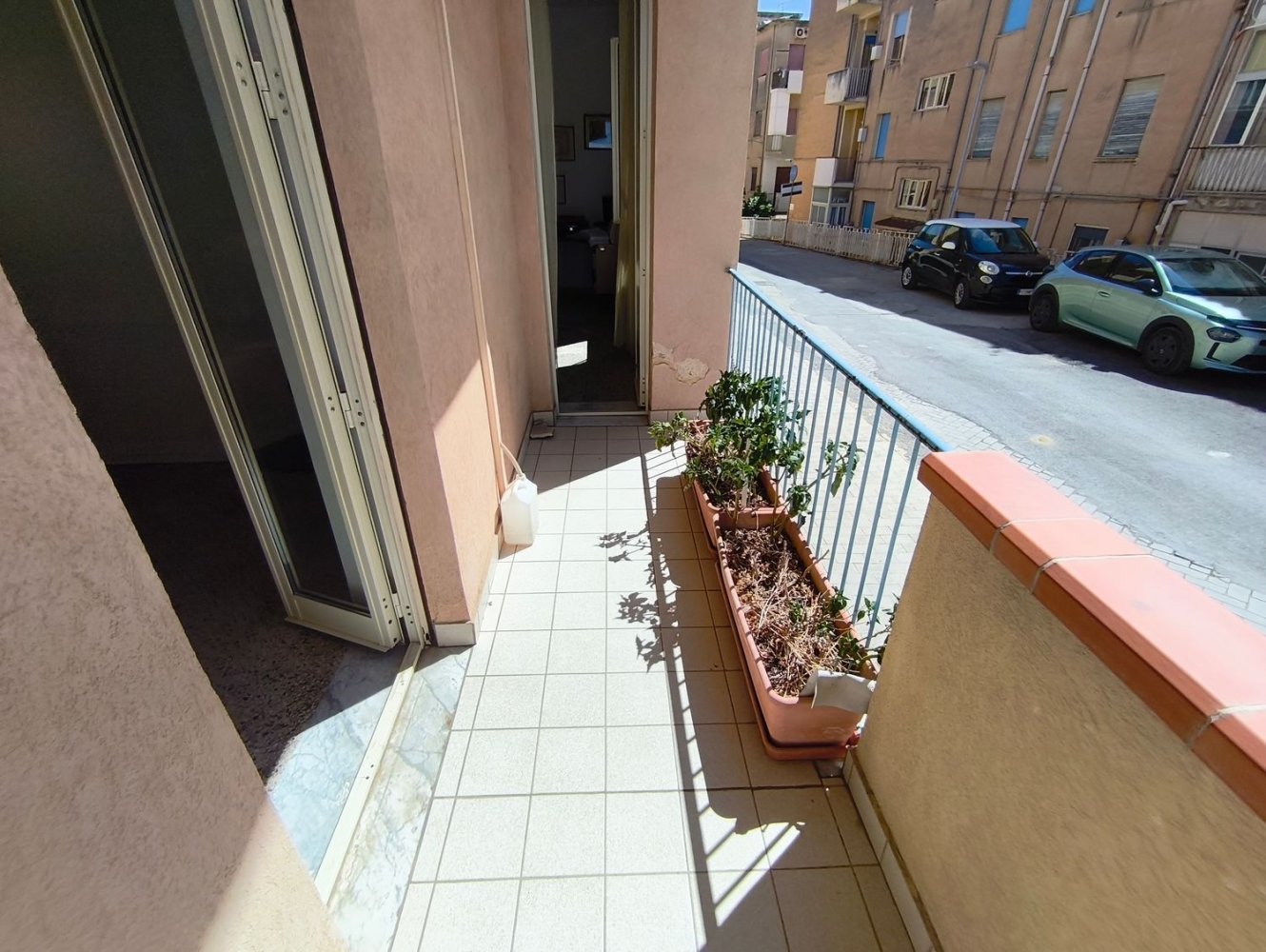 85m² Office in Agrigento, Italy No. 372127