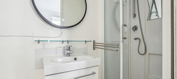 1 bedroom Apartment in Paris, France No. 111233 12