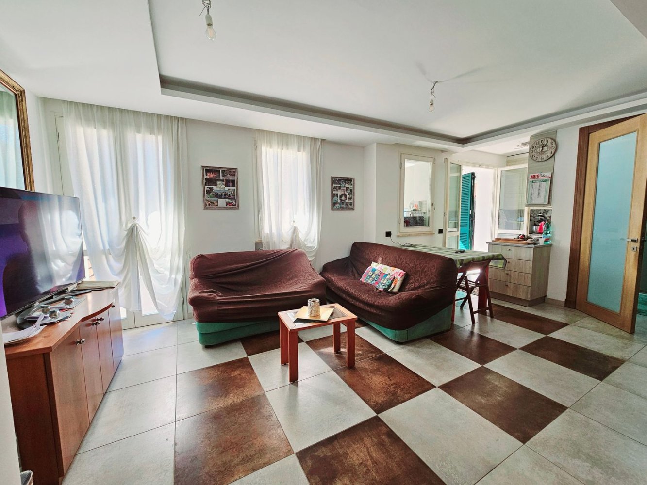 6-salle Appartement à Bordighera, Italy No. 89714