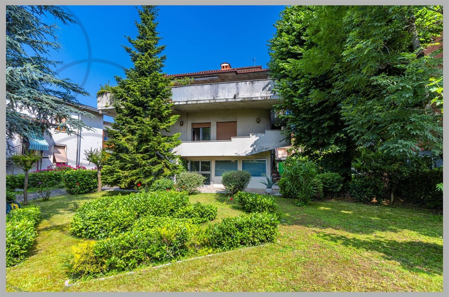 6 bedrooms Villa in Zanica, Italy No. 383408