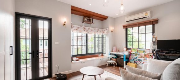 3 bedrooms Cafe / restaurant in Bangkok, Thailand No. 6348 8