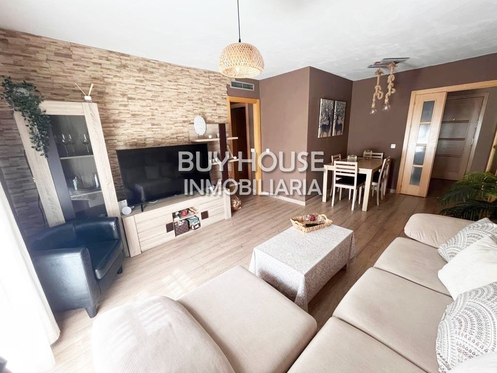 Apartamento de 2 dormitorios en Toledo, Spain No. 191369