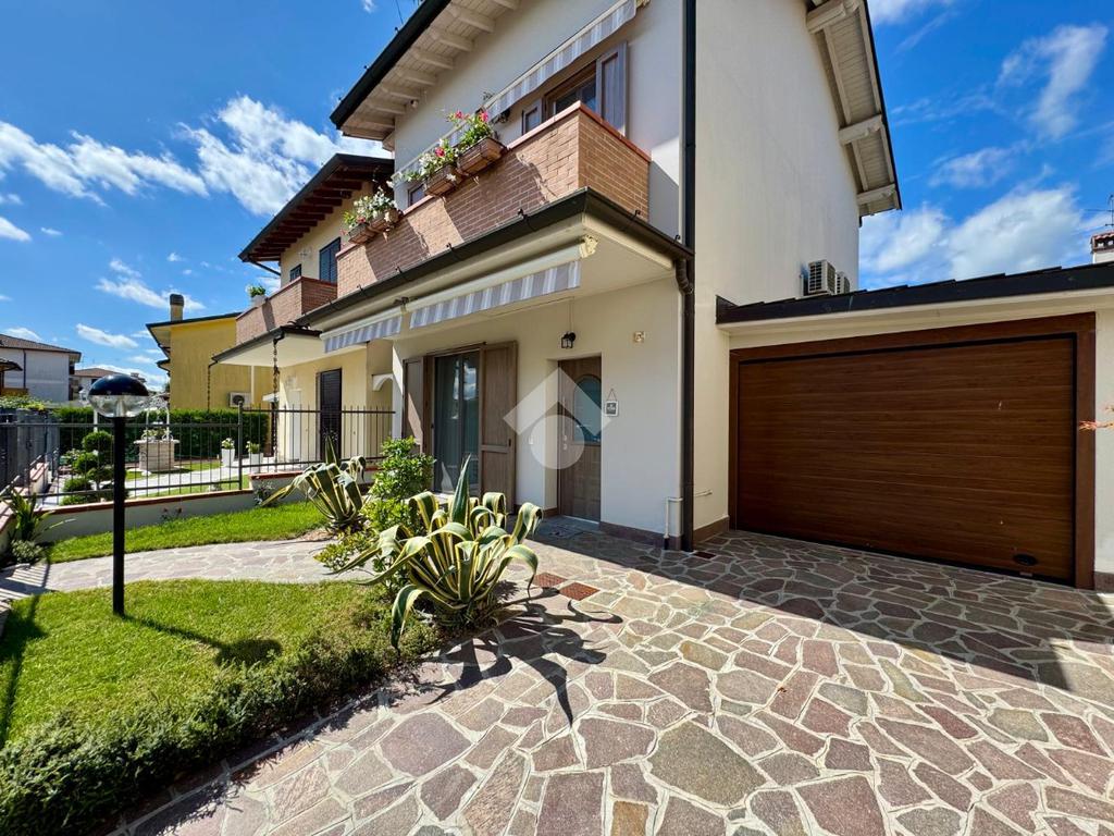 3 bedrooms Villa in Quintano, Italy No. 324753
