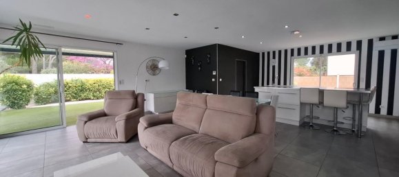 3 Schlafzimmer Villa in Narbonne, France, Nr. 360897 3
