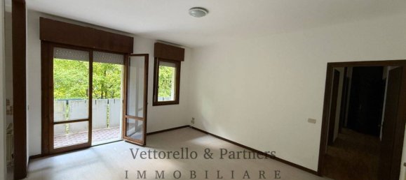 2 bedrooms Apartment in Mogliano Veneto, Italy No. 301585 3