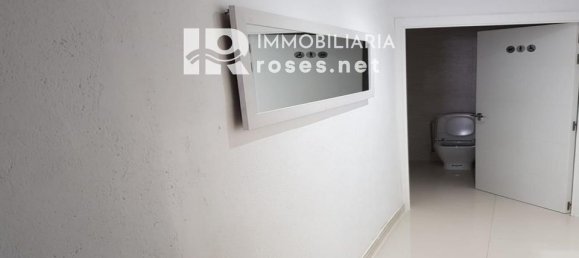 291m² Commercial property in Roses, Spain No. 179120 24