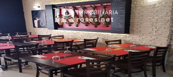 291m² Commercial property in Roses, Spain No. 179120 3