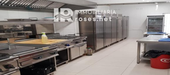 291m² Commercial property in Roses, Spain No. 179120 21