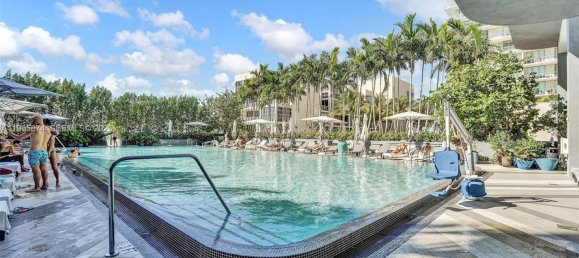1 Schlafzimmer Gewerbliche Immobilien in Miami, USA, Nr. 615627 17