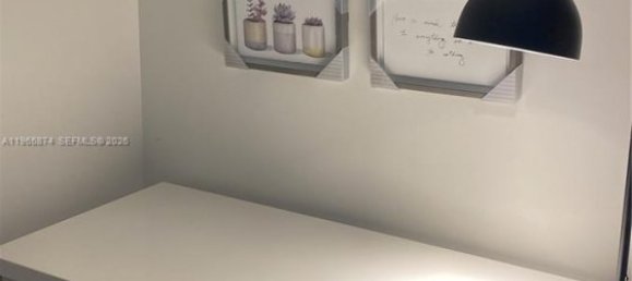 1 Schlafzimmer Gewerbliche Immobilien in Miami, USA, Nr. 615627 2