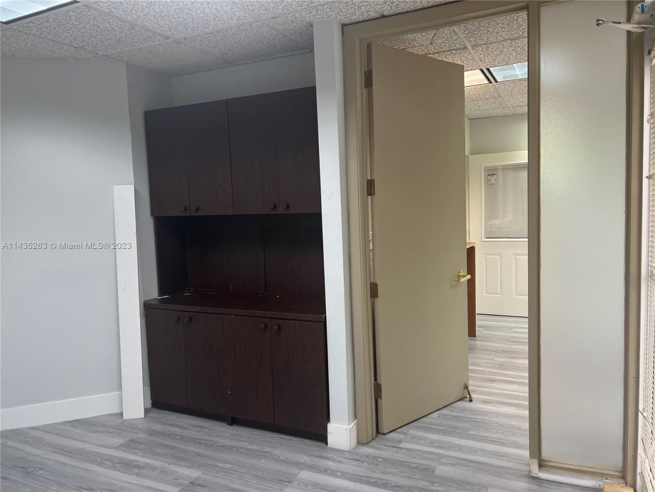 bureau à louer à Miami, Miami-Dade, Florida, USA № 613252