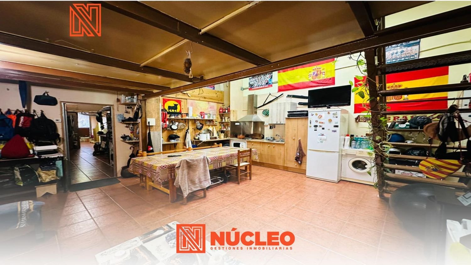 Propriété commerciale à Zaragoza, Spain 98m² No. 231657