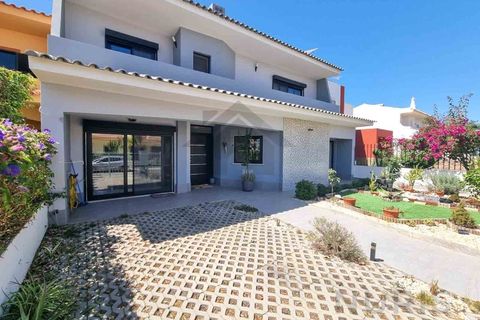 5 غرف نوم منزل في Lagoa, Portugal رقم 337089