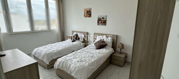 3 bedrooms Penthouse in Marsaskala, Malta No. 11541 5