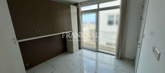 3 bedrooms Penthouse in Marsaskala, Malta No. 11541 4