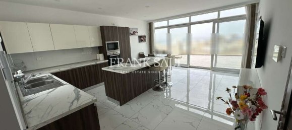 3 bedrooms Penthouse in Marsaskala, Malta No. 11541 2